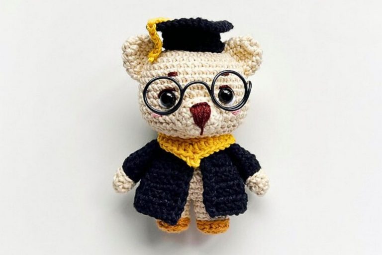6 LOVELY Crochet Graduation Gift Ideas for Graduation Ceremony