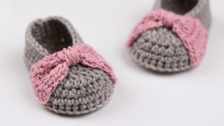 Crochet baby booties