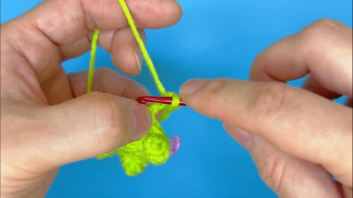 fREE Crochet Amigurumi hallow2en cauldron 2