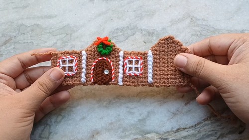 Crochet Amigurumi Gingerbread House Free Christmas Easy Pattern 3